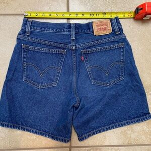 Vintage Levi’s 550 High Waisted Mom Shorts Size 10 LN